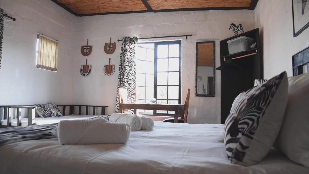 Zwartberg View Mountain Lodge Oudtshoorn Bagian luar foto